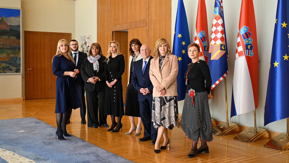 predsjednik-republike-primio-izaslanstvo-hrvatske-psiholoke-komore-povodom-nacionalnog-dana-psihologa_55142532607_o.jpg1773327746.jpg